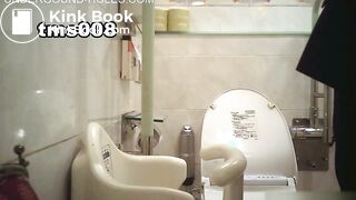 toilet voyeur - video 25