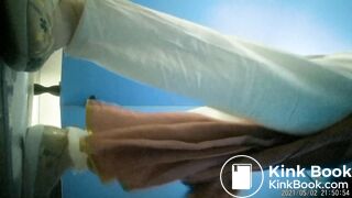 Chinese_Lady_In_Toilet