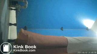 Chinese_Lady_In_Toilet