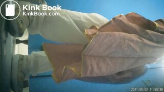 Chinese_Lady_In_Toilet