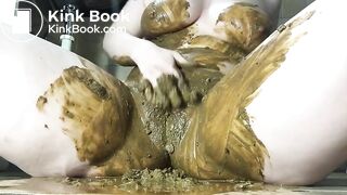 Scat Queen Collection