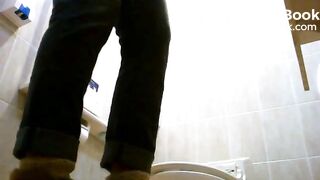 toilet voyeur - video 19