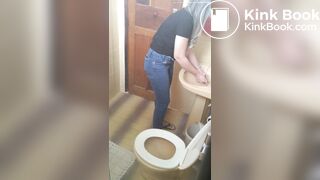 Spycam of hot girl toilet pooping - video 2