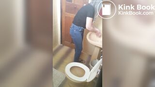 Spycam of hot girl toilet pooping - video 2