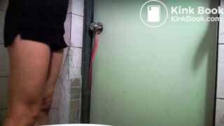 korean lady poop in cafe