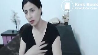 Latina eat scat