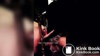 Chinese femdom scat 带着枷锁被用勺强制喂黄金 我很喜欢