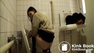 Girls record her pooping