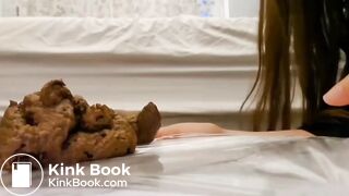 Girl Pooping - video 54