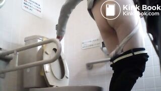 toilet voyeur - video 3