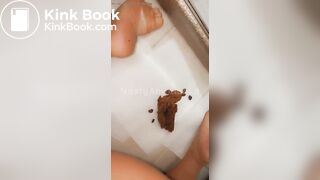 Ebony girl shitting in mirror