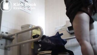 toilet voyeur - video 5