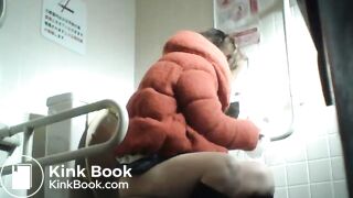 toilet voyeur - video 5