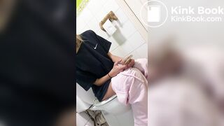 Girl taking a dump 2 - video 2