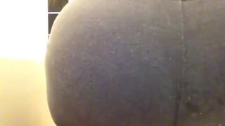 Leggings and panty pooping