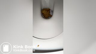 Gf Pooping 03