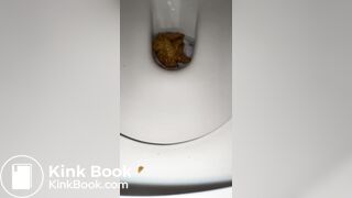 Gf Pooping 03