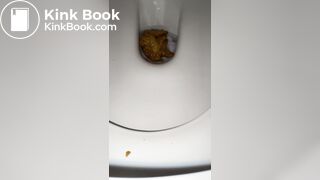 Gf Pooping 03