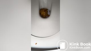 Gf Pooping 03