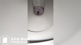 Gf Pooping 03