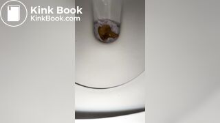 Gf Pooping 03