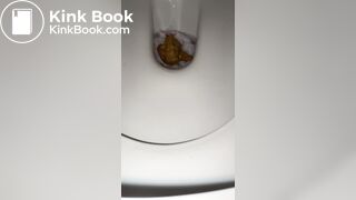 Gf Pooping 03