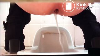 Japanese pooping 5 - video 2