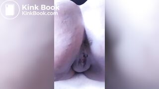 Monster booty mistress takes a dump