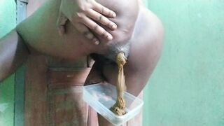 Big creamy African poo