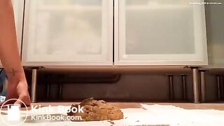 Diarrhea on the floor - video 2