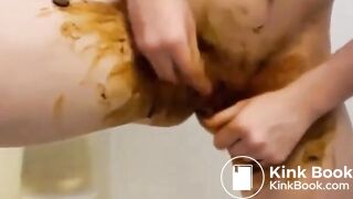 MILF Using Her Goodies