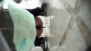 girl poop in toilet - video 44