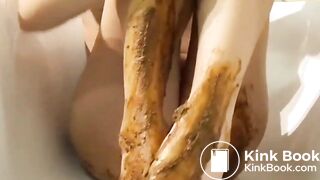 Prime cut: toes, feet and chunky poop