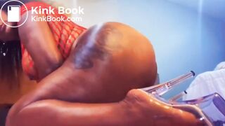 Phat booty and a plateful of shit