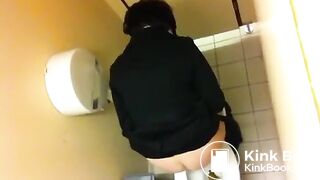 Spy girl pooping at public toilet - 1