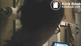 Porn on pooping girlfriend