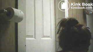 Porn on pooping girlfriend