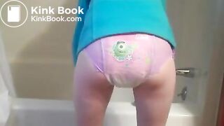 Pooping Girls Pull-up (Old Video)