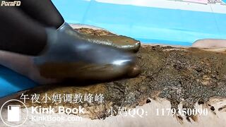 chinese femdom scat smearing 2