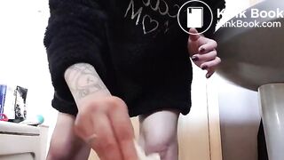 Girl Pooping - video 85