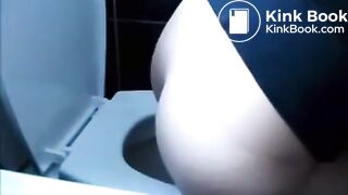 girl pooping - video 145