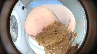 Pawg drops massive shits