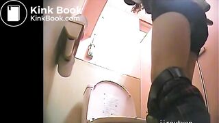 toilet voyeur - video 21