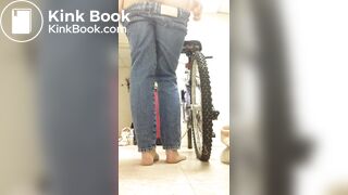 jeans pooping - video 4