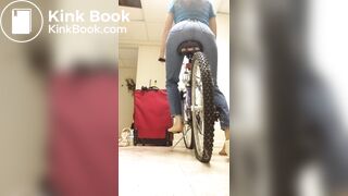 jeans pooping - video 4