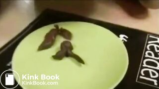 Marion shits on a plate 2