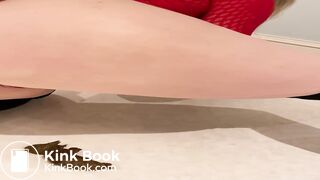 British babe takes a nice shit