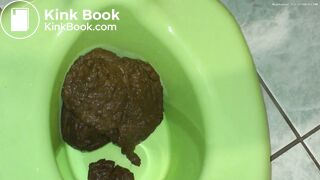 Sloppy pooping gets her creamy