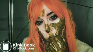 Dirty scat performer plays with her shit in the bathroom