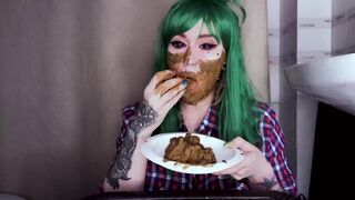 gorgeous and sexy Russian woman poops